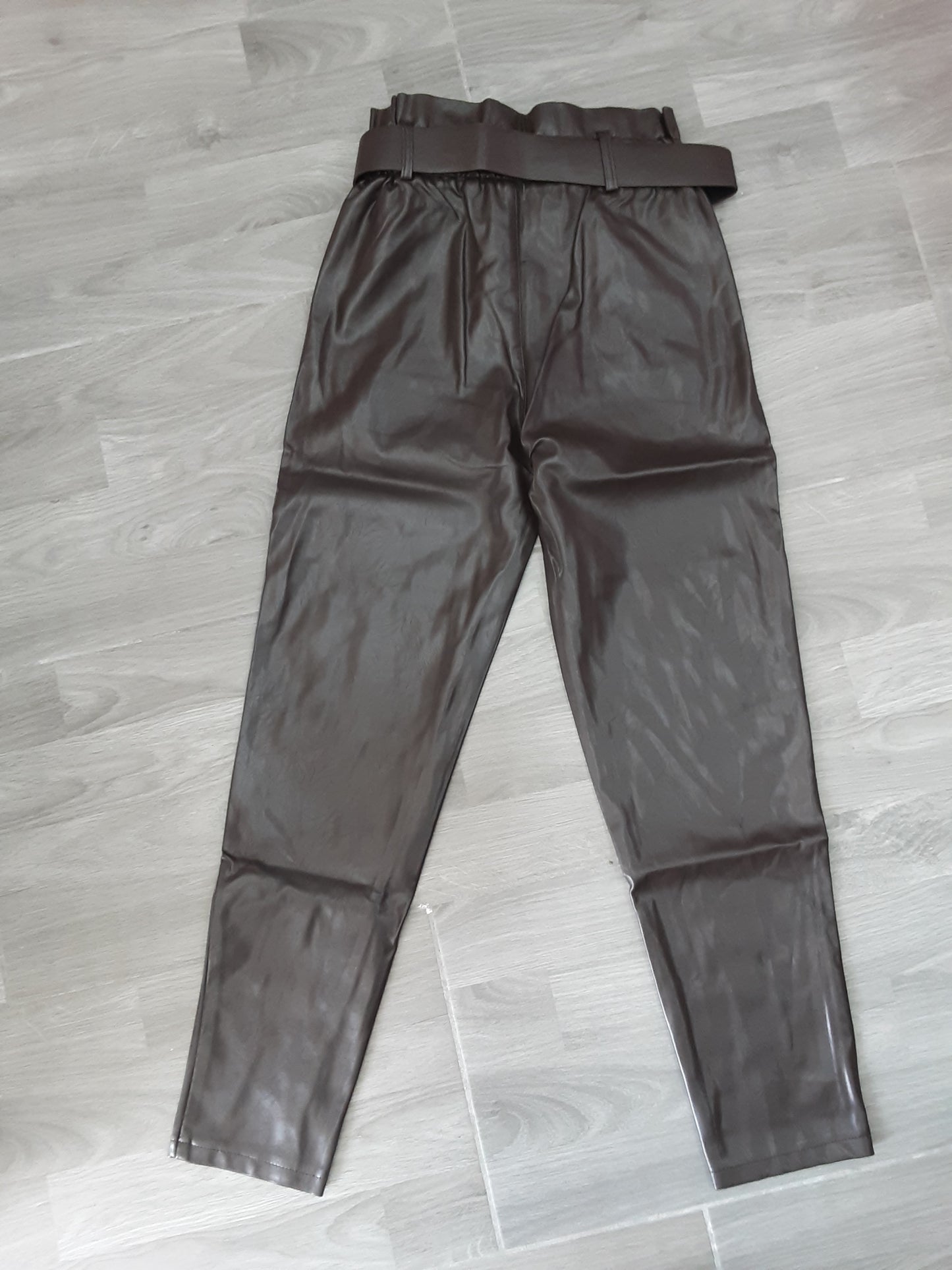 Pantalone ecopelle caramella
