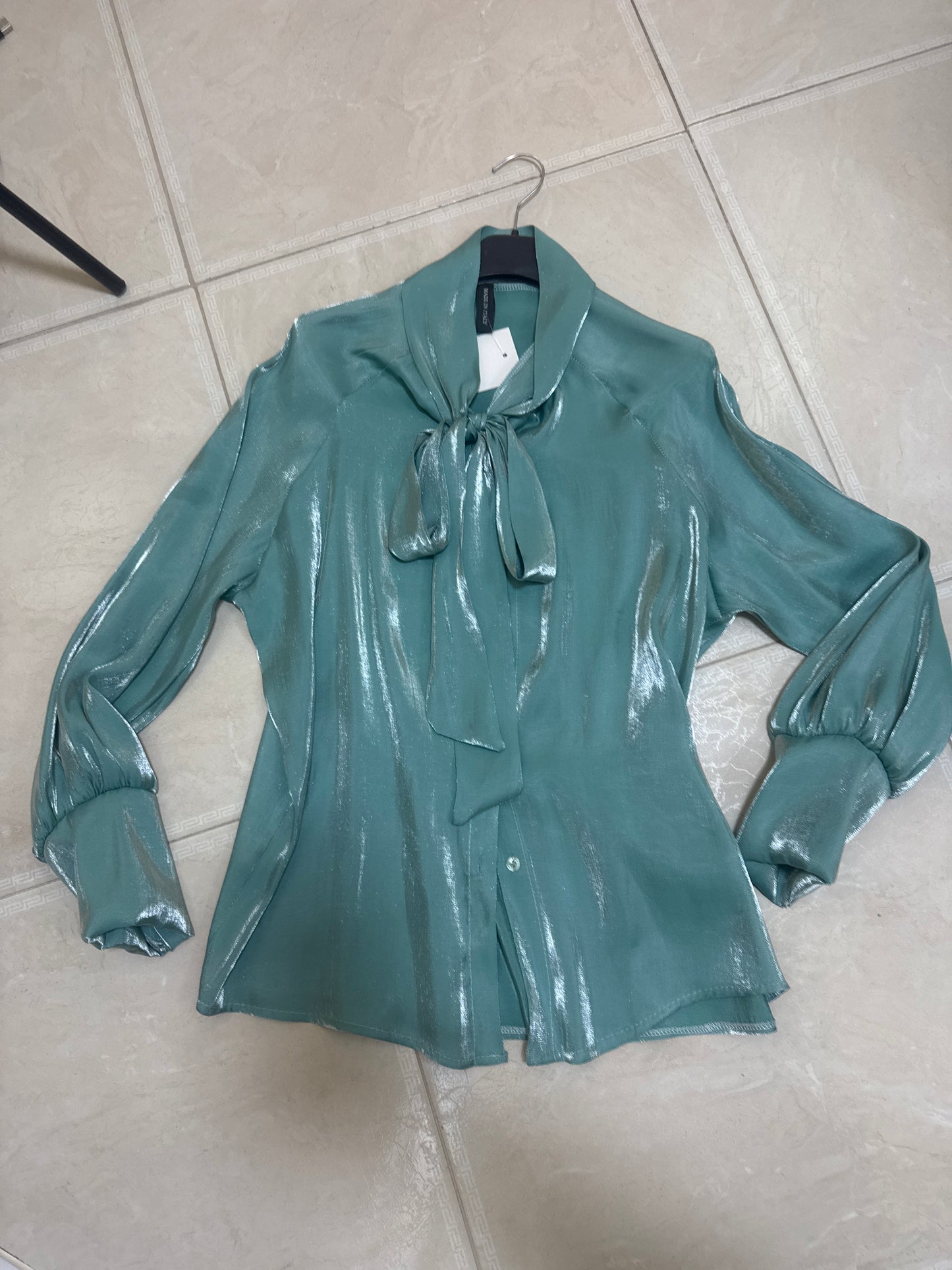 Camicia con fiocco